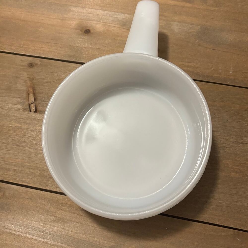 Milk Glass Glasbake 14 oz. 1 Handle Individual Casserole - Picture 5 of 5